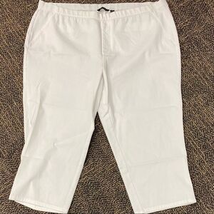 H by Halston‎ white flat front capri pants